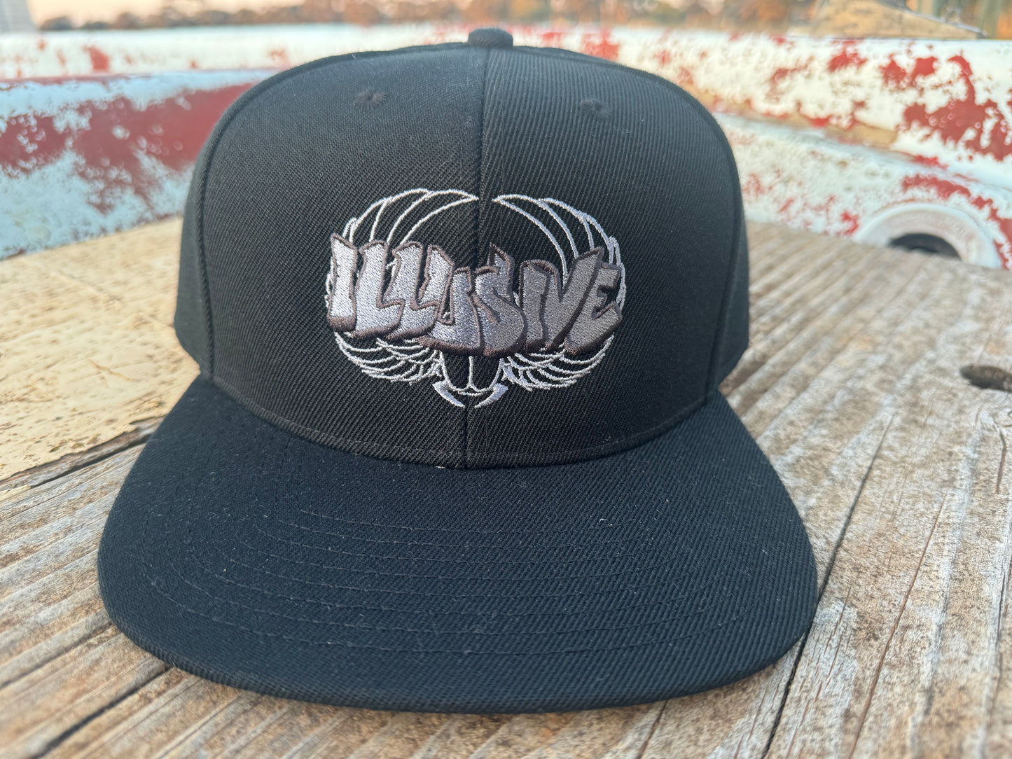 Silver - illusive - logo Hats