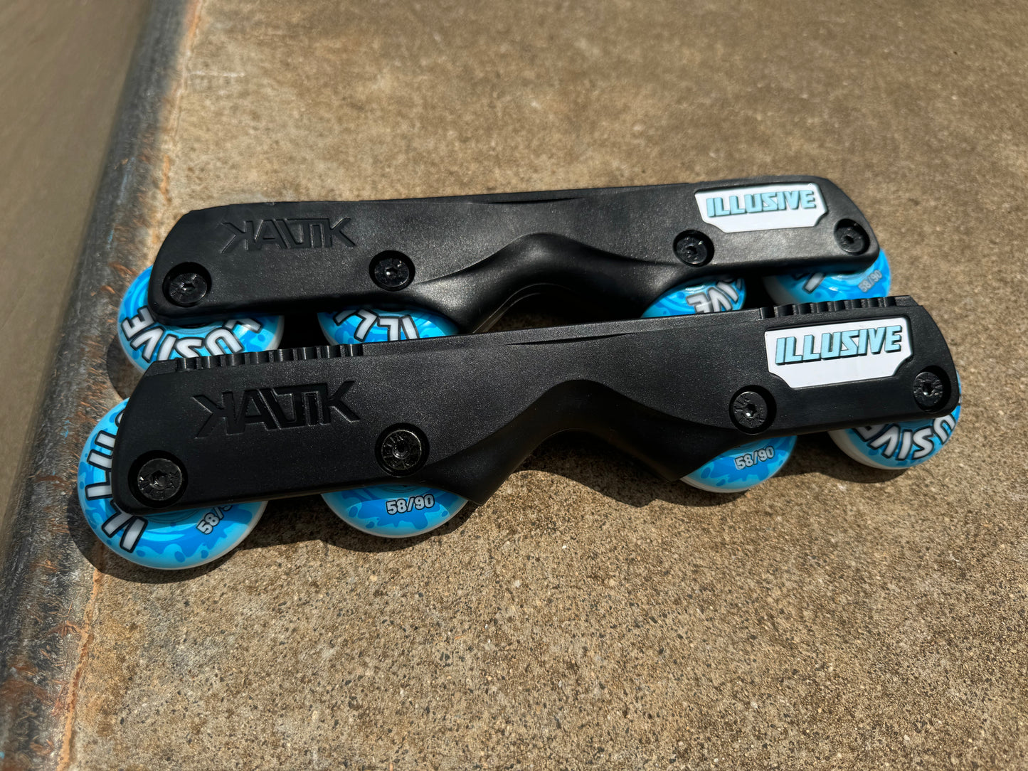 illusive x Kaltik stealth frame set - Black / Milks ready to roll 58MM 90a